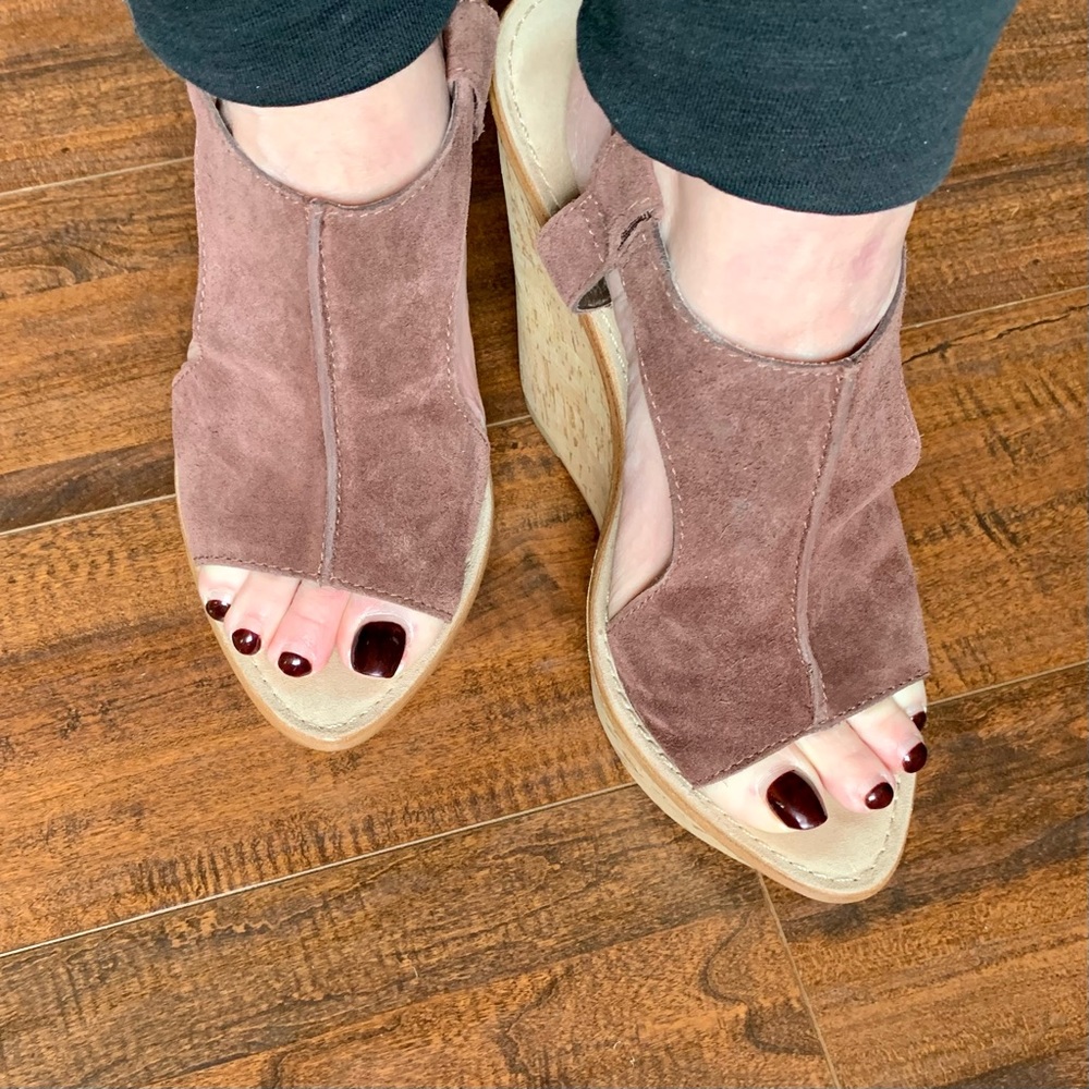 Elizabeth and James Harp Suede Cork Wedge SZ-9.5